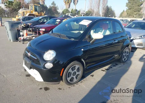 2015 Fiat 500E Battery Electric z USA, uszkodzony, nr VIN 3C3CFFGE3FT603363